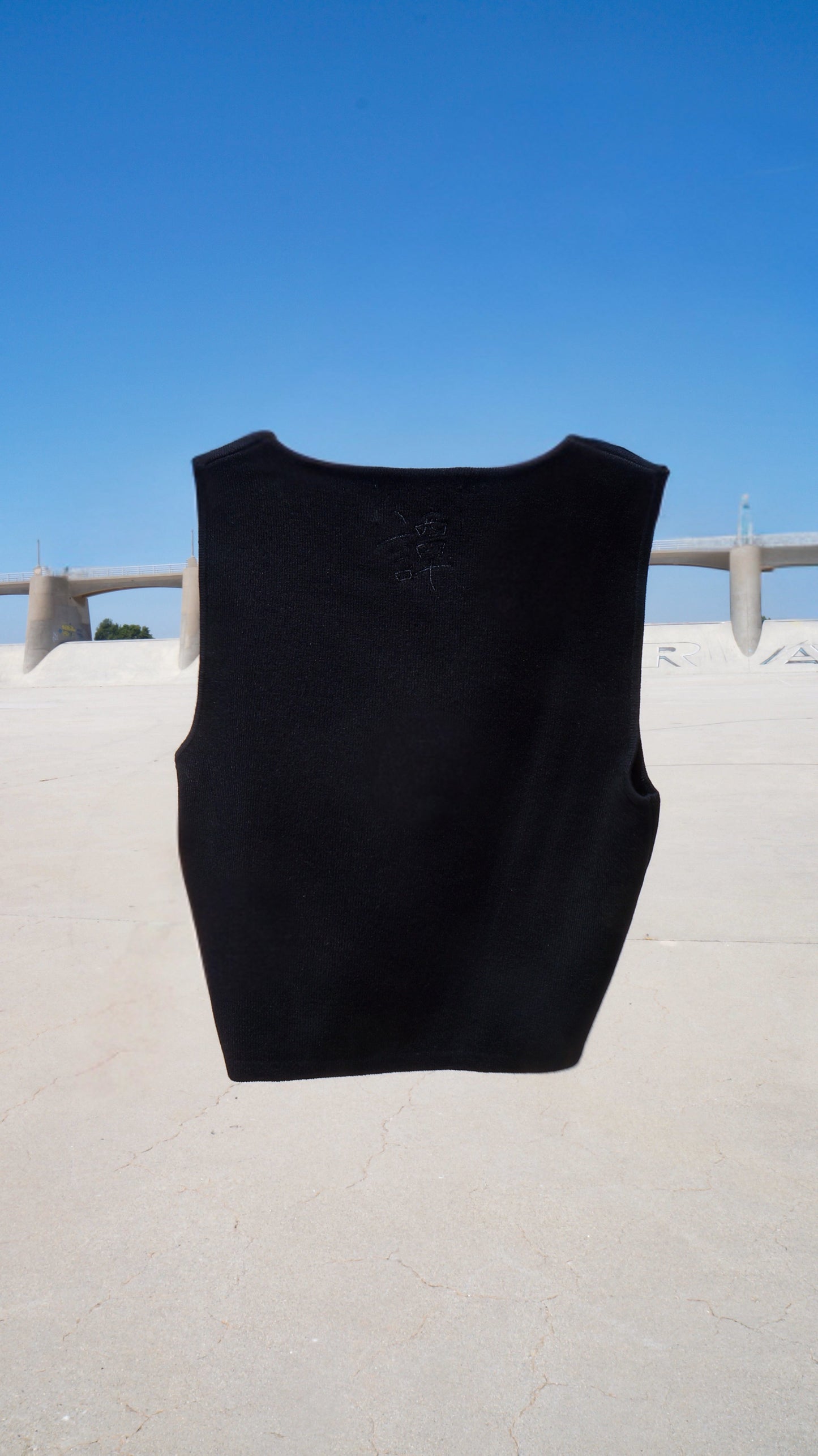 ‘Manners Maketh Man’ Cropped Tank Top with Detached Sleeves