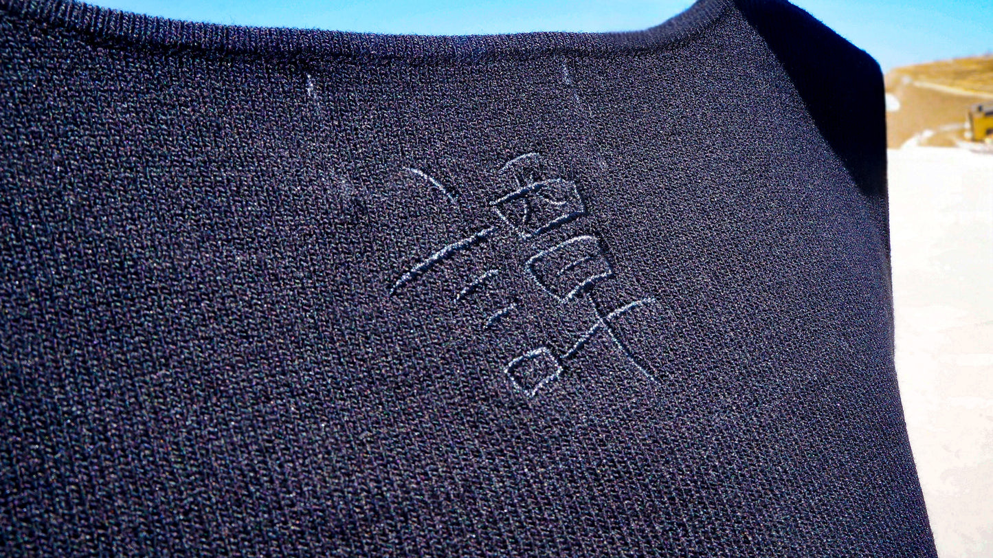 ‘Manners Maketh Man’ Cropped Tank Top with Detached Sleeves